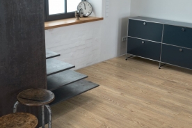 Egger Classic 33/8 AQUA+ EPL048 Light Corton Oak